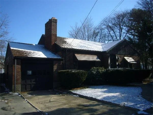 Unit for sale at 3 Taylor Rd, Lynn, MA 01904
