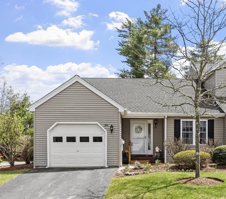 Unit for sale at 241 Bridle Cross, Fitchburg, MA 01420