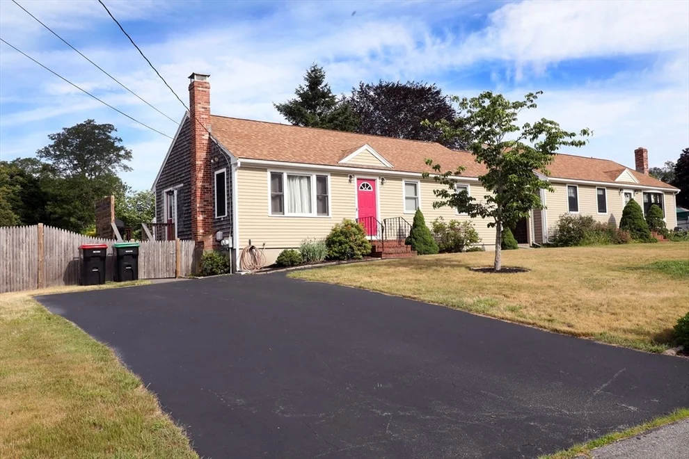 Unit for sale at 7 Highview Terrace, Bridgewater, MA 02324
