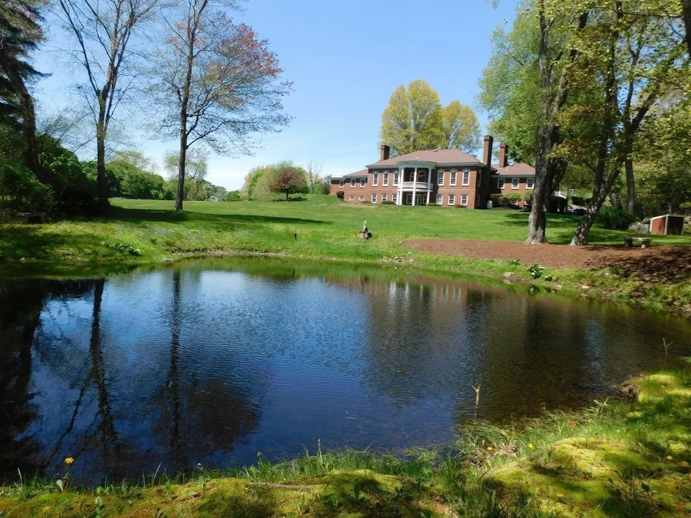 Unit for sale at 159 Woodland Mead, Hamilton, MA 01982