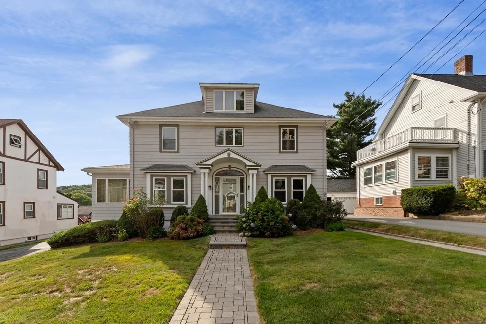 Unit for sale at 158 Common St, Watertown, MA 02472