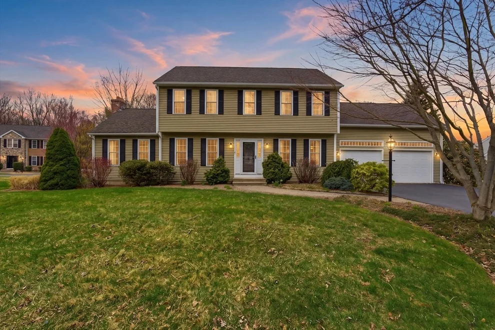 Unit for sale at 22 Hilltop Farm Rd, Auburn, MA 01501