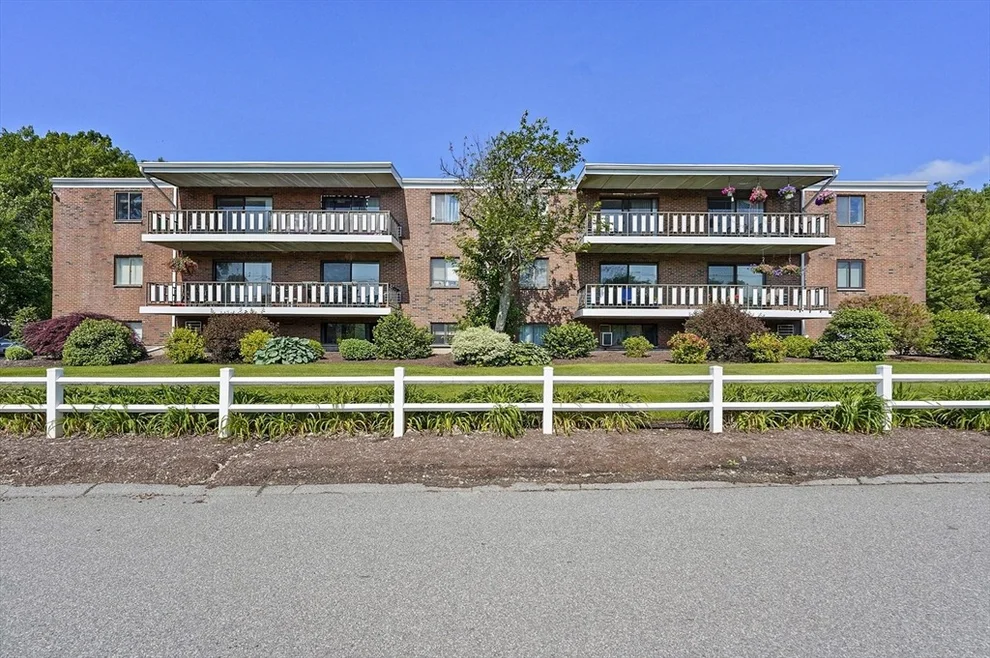 Unit for sale at 80 North Warren Street, Woburn, MA 01801