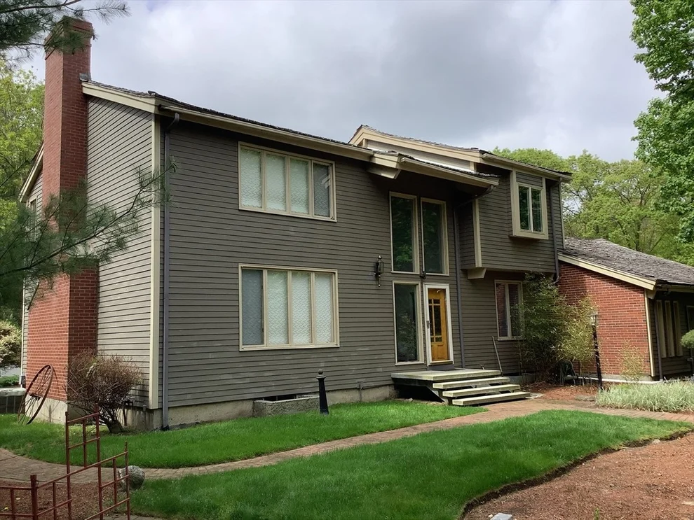 Unit for sale at 14 Midland Rd, Lynnfield, MA 01940