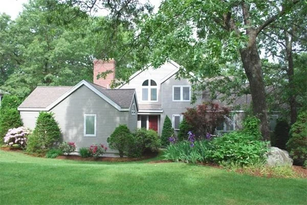 Unit for sale at 132 Chestnut Street, Concord, MA 01742