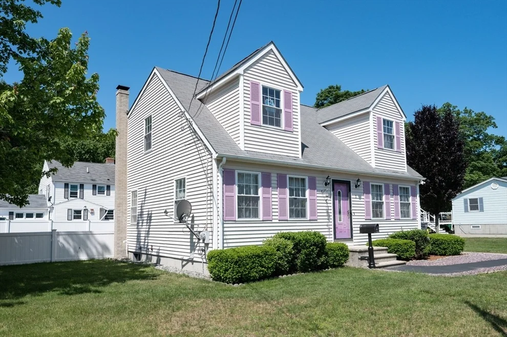 Unit for sale at 2 Garden St, Uxbridge, MA 01569
