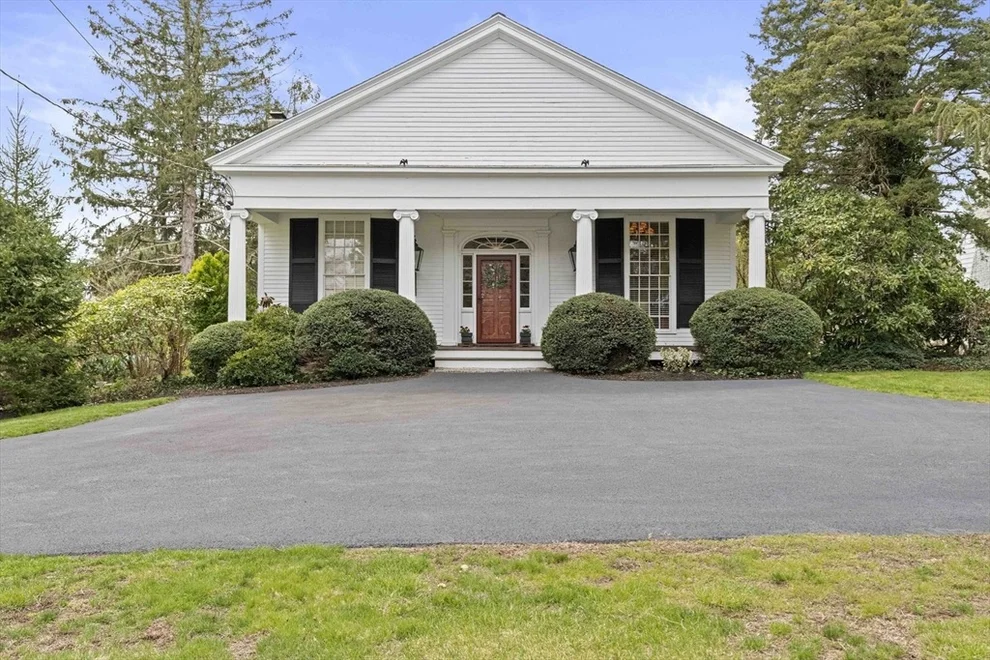 Unit for sale at 599 Moraine St, Marshfield, MA 02050