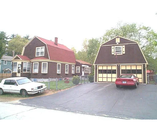 Unit for sale at 10 Woodbury Av., Pelham, NH 03076