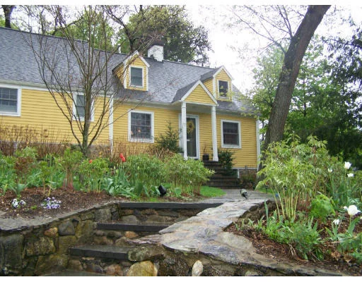 Unit for sale at 7 Ainsworth Rd, Winchester, MA 01890