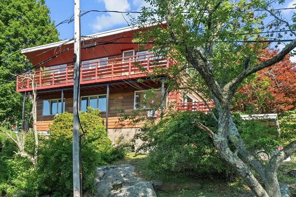 Unit for sale at 26 Stony Brook Rd, Marblehead, MA 01945