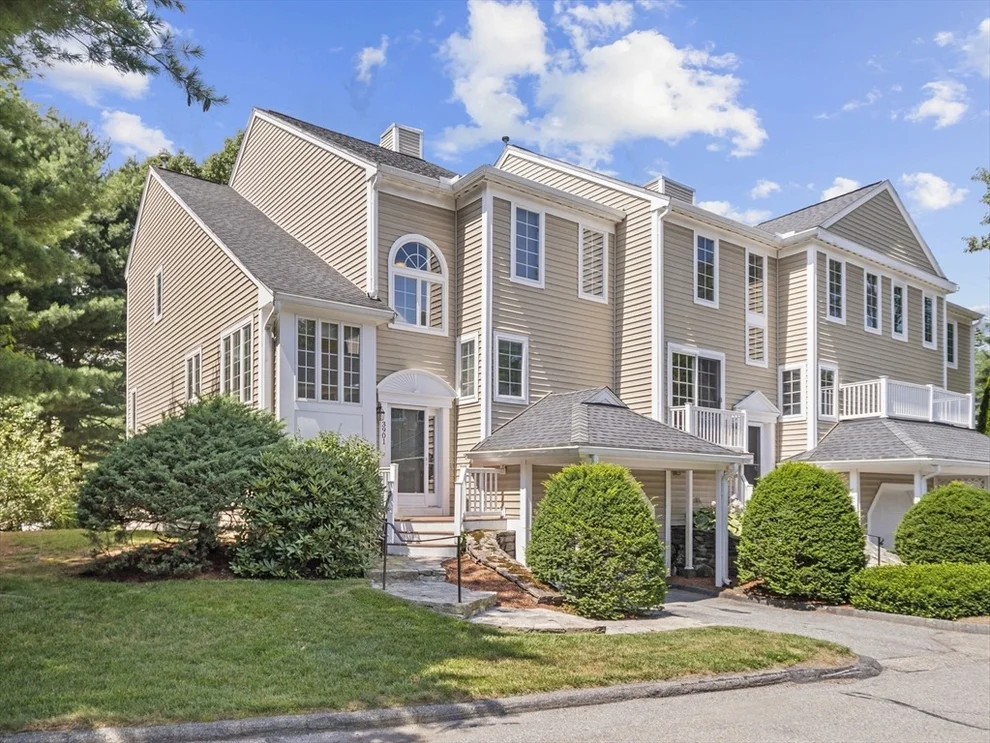 Unit for sale at 3901 Knightsbridge Close, Worcester, MA 01609