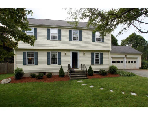 Unit for sale at 3 Apollo Cir, Lexington, MA 02421