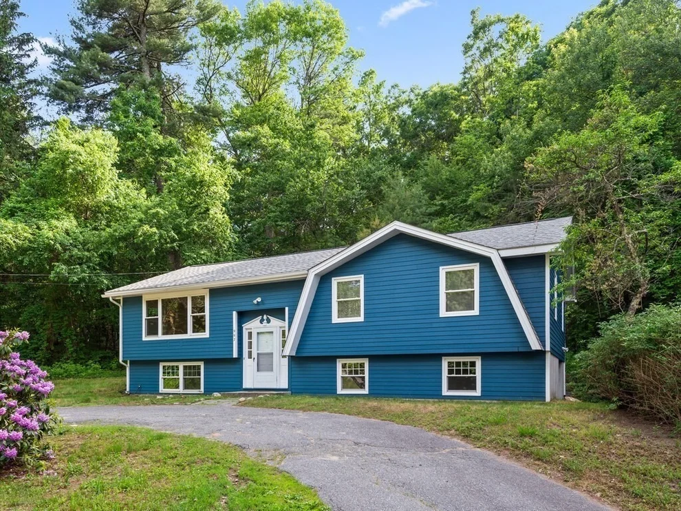 Unit for sale at 987 Wachusett St, Holden, MA 01522