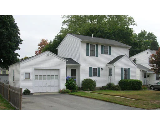Unit for sale at 7 Oakland Ave, Johnston, RI 02919