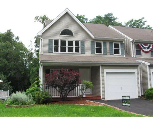 Unit for sale at 14 Midgley Ln, Worcester, MA 01604