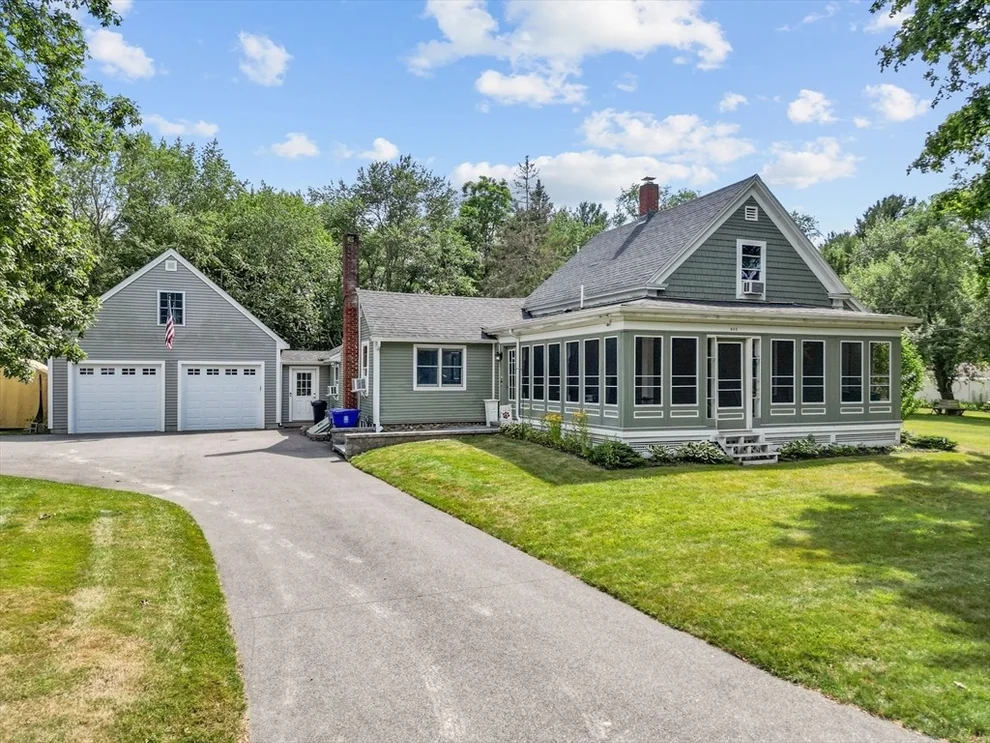 Unit for sale at 845 Middleboro Ave, Taunton, MA 02718