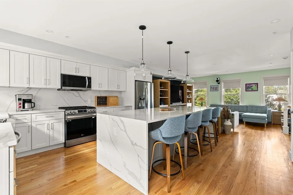 Unit for sale at 114 Broad St, Weymouth, MA 02188
