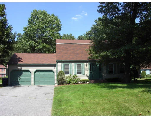 Unit for sale at 4 Lynne Ave, Tyngsborough, MA 01879
