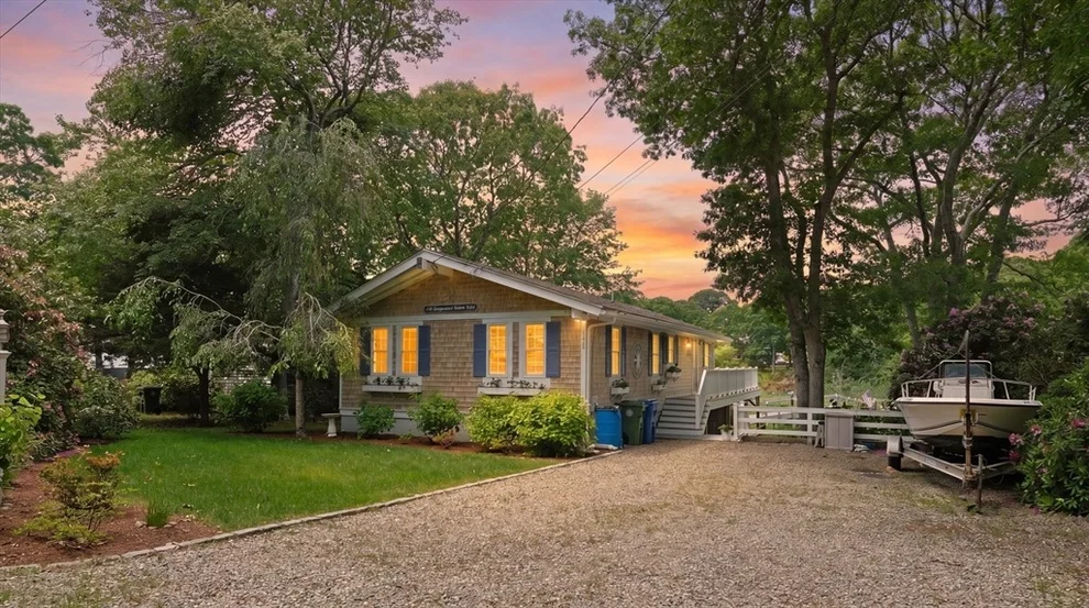 Unit for sale at 133 Edgewater Dr W, Falmouth, MA 02536