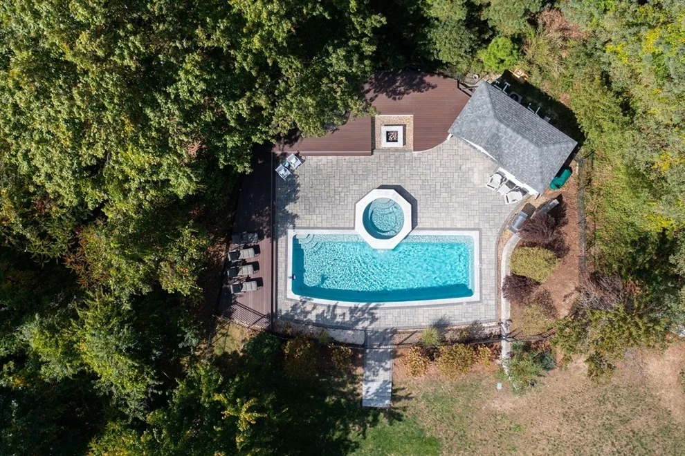 Unit for sale at 72 Pilgrim Trl, Marshfield, MA 02050