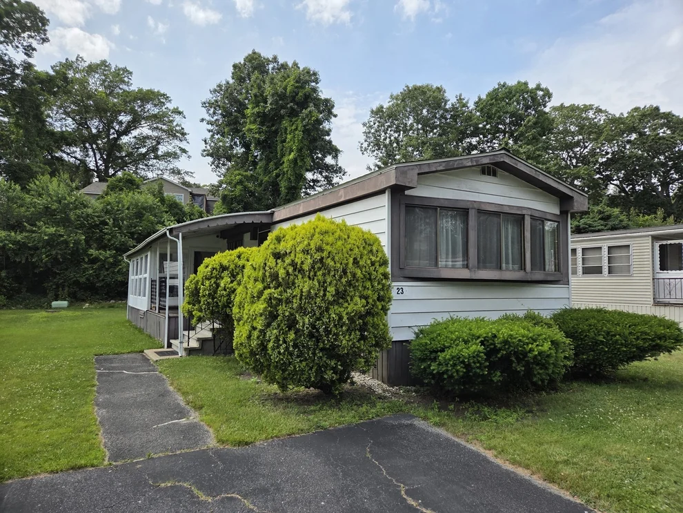 Unit for sale at 23 Victoria Lane, Marlborough, MA 01752