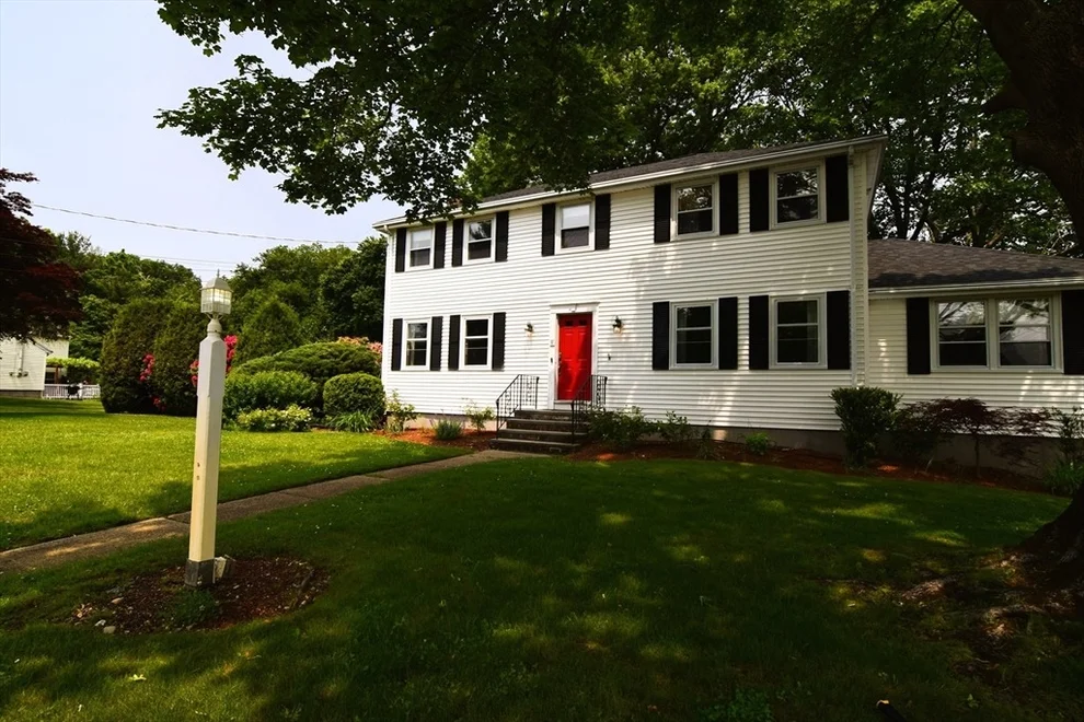 Unit for sale at 24 Mill Pond Ln, Norwood, MA 02062