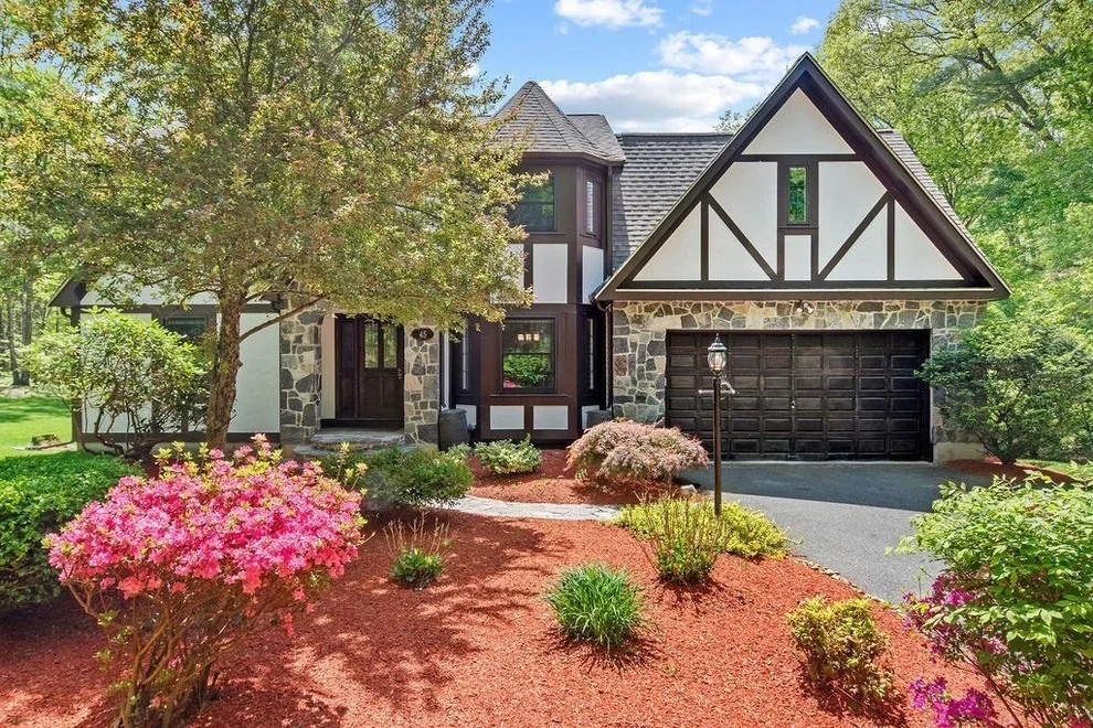 Unit for sale at 45 Chapin St, Uxbridge, MA 01569