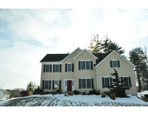 Unit for sale at 3 Valley View Dr, Grafton, MA 01536