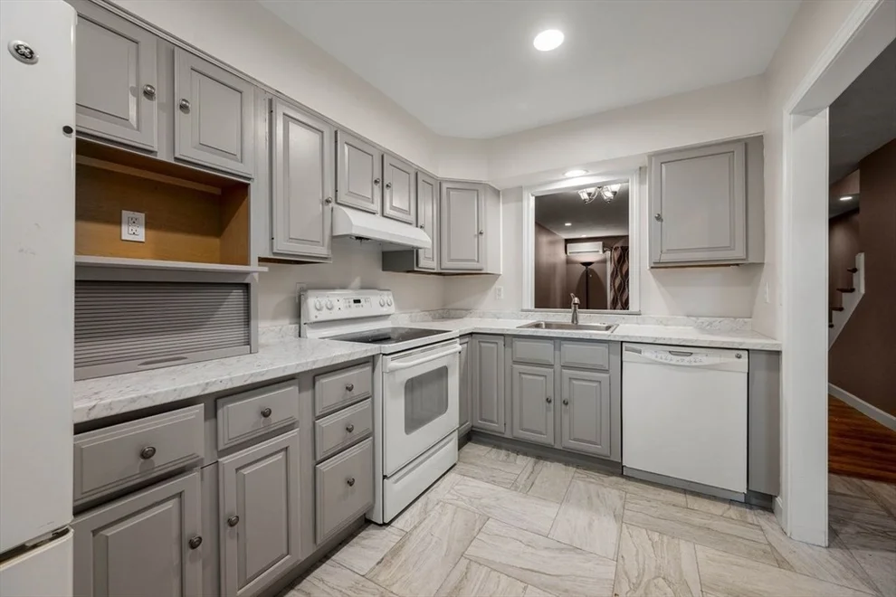Unit for sale at 41 Foundry, Easton, MA 02375