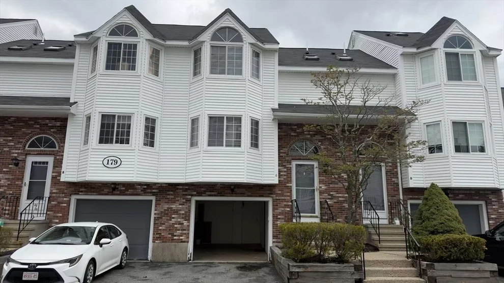 Unit for sale at 179 Tall Oaks Dr, Weymouth, MA 02190