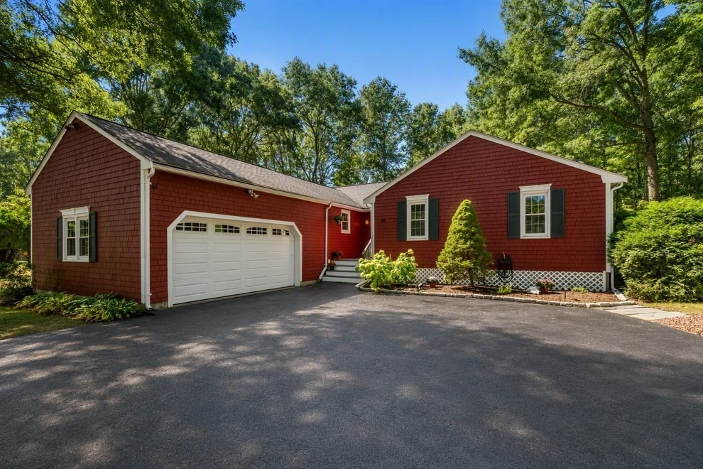 Unit for sale at 20 Wexford Dr, Mansfield, MA 02048