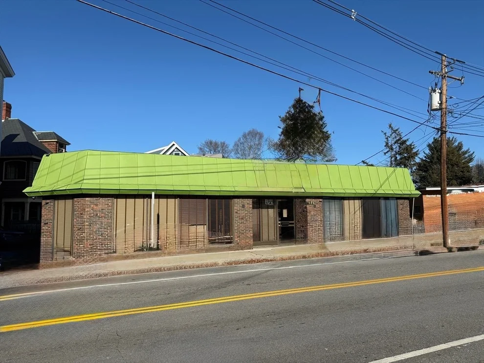 Unit for sale at 173 Pine St, Lowell, MA 01851