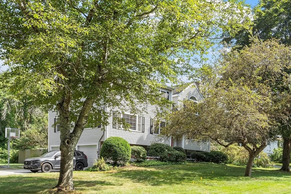 Unit for sale at 16 Patriots Rd, Acton, MA 01720
