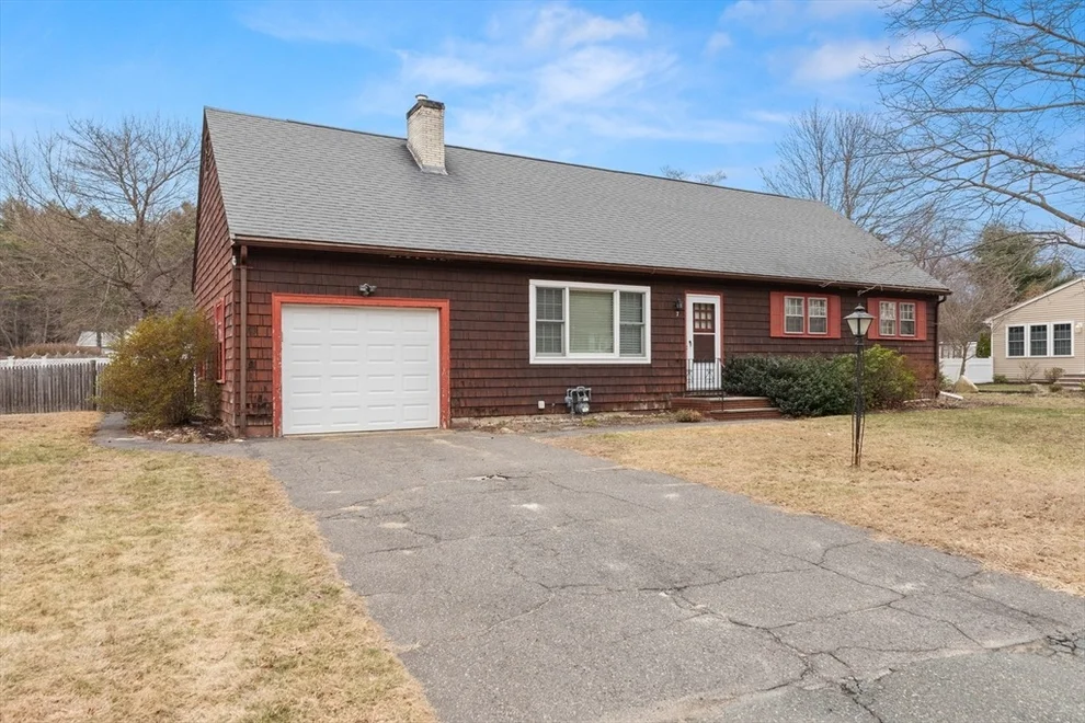 Unit for sale at 7 Blueberry Hill Road, Groveland, MA 01834