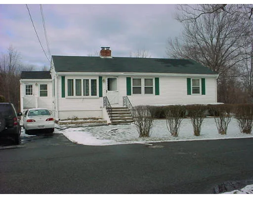 Unit for sale at 5 Stuart St, Amesbury, MA 01913