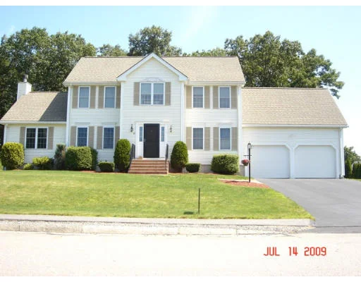 Unit for sale at 32 Harmony Trl, Hopedale, MA 01747