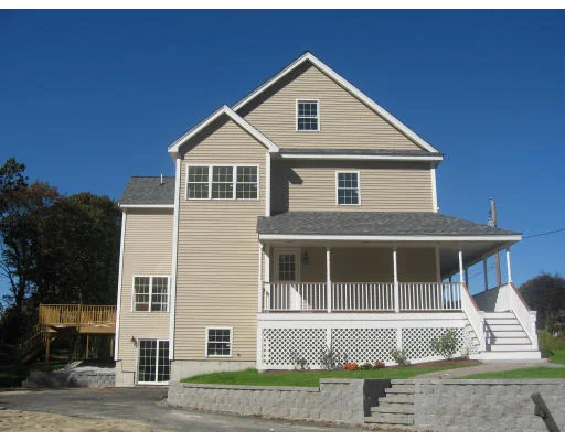 Unit for sale at 227 Westview Rd, Lowell, MA 01851
