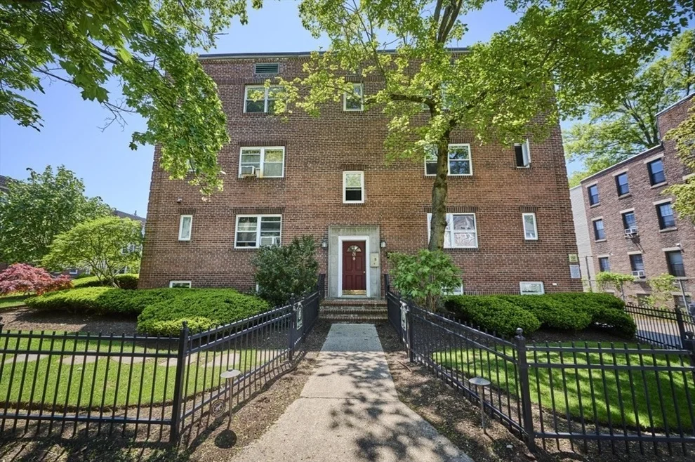Unit for sale at 31 Alton Pl, Brookline, MA 02445
