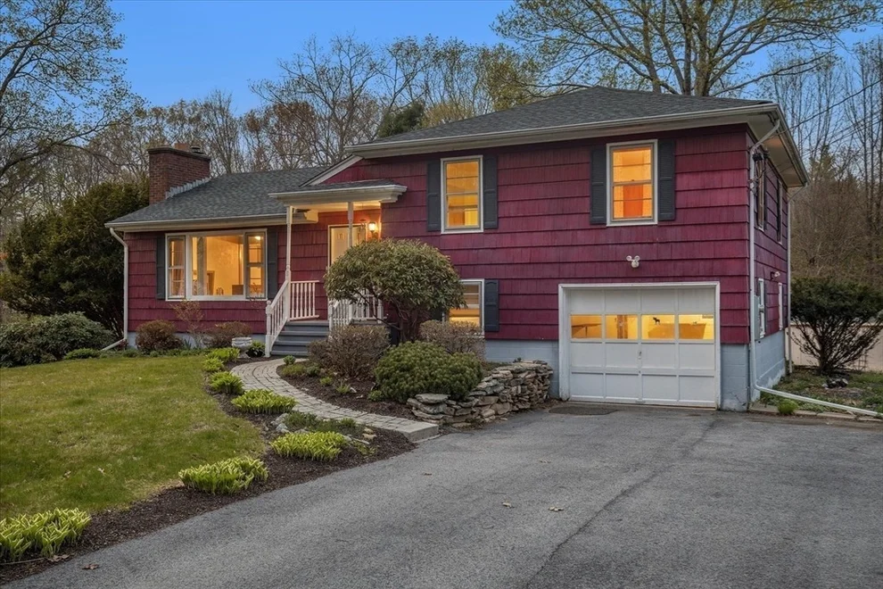Unit for sale at 81 Huguenot Rd, Oxford, MA 01540
