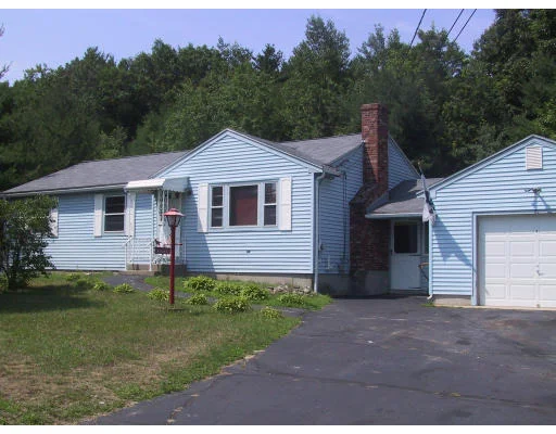 Unit for sale at 8 Dianne Cir, Franklin, MA 02038