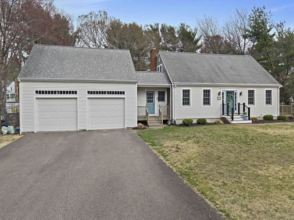 Unit for sale at 51 Meetinghouse Ln, Marshfield, MA 02050