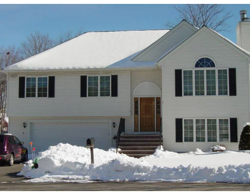 Unit for sale at 5 Alberta Dr., Saugus, MA 01906