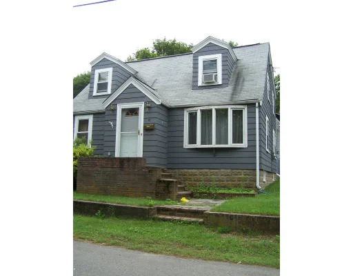 Unit for sale at 6 Druid Ave, Peabody, MA 01960