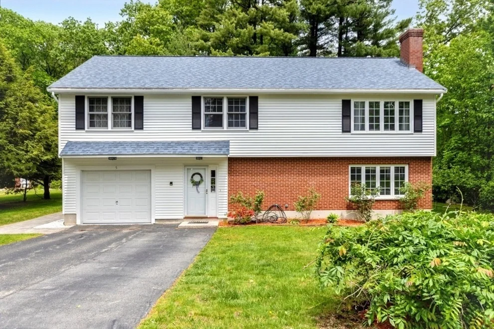 Unit for sale at 5 Prouty Rd, Burlington, MA 01803