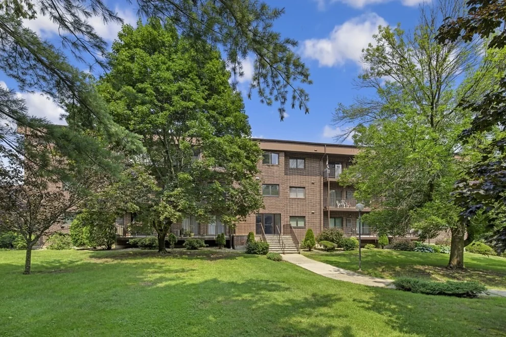 Unit for sale at 7 Ledgewood Way, Peabody, MA 01960