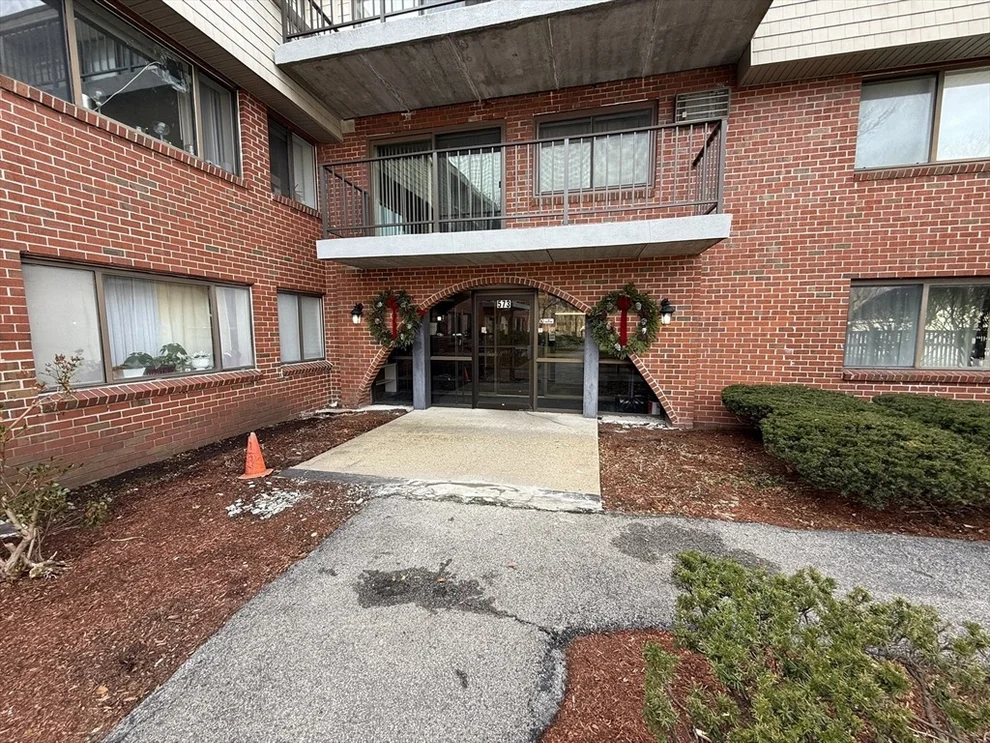 Unit for sale at 573 Broad St, Weymouth, MA 02189