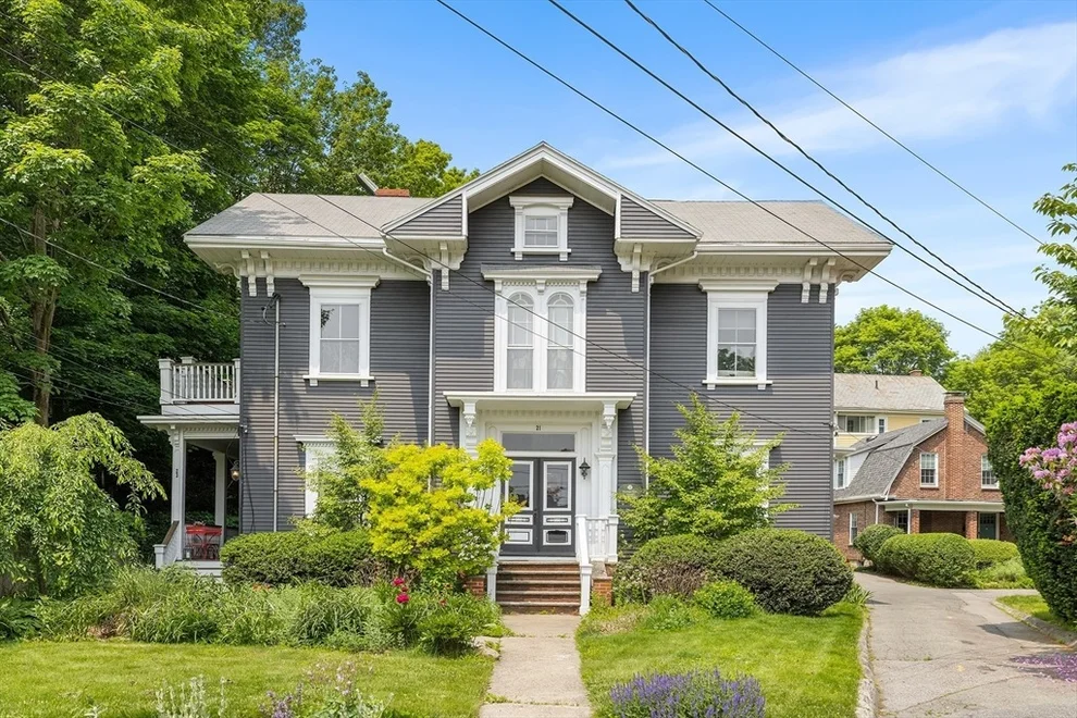 Unit for sale at 23 Oak Knls, Arlington, MA 02476