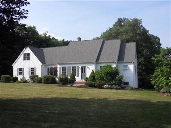 Unit for sale at 3 Cross St, Upton, MA 01568