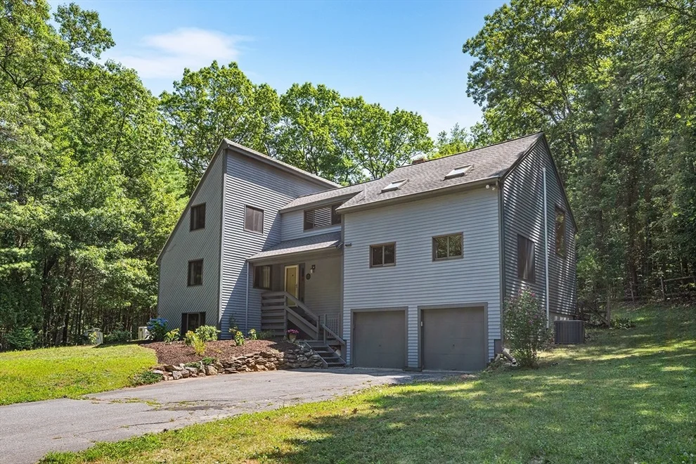 Unit for sale at 15 Woodside Dr, Bolton, MA 01740