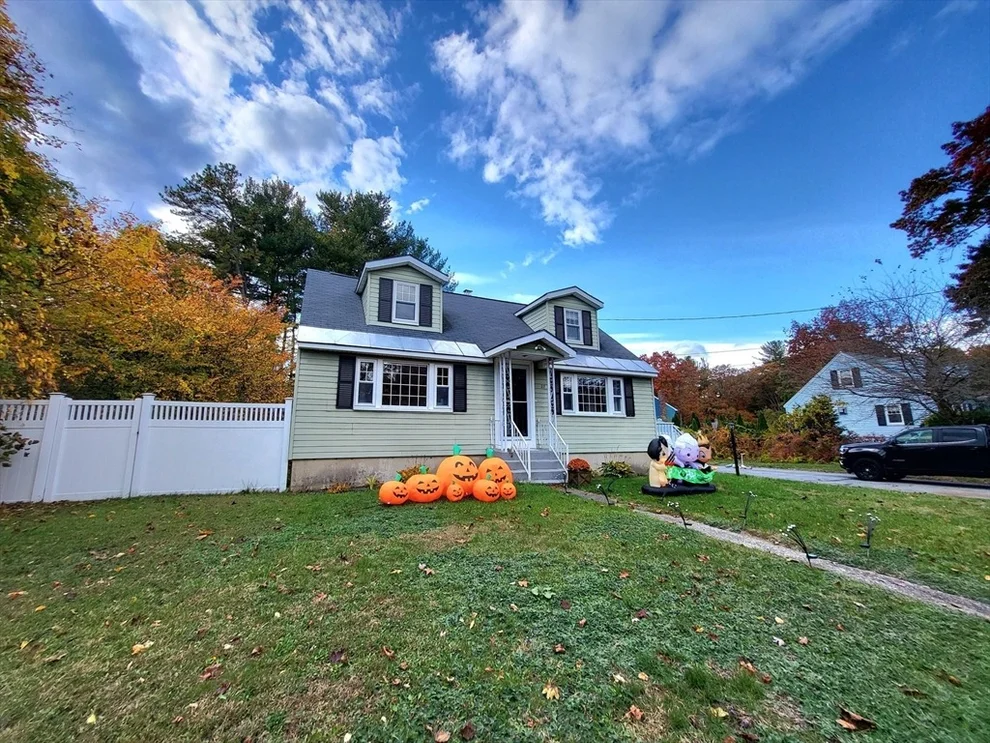 Unit for sale at 27 Marie St, Tewksbury, MA 01876